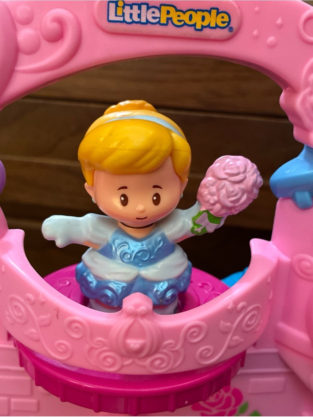 Little People Disney Princess Castle Ariel Cinderella Jasmine Play & Go Set - Picture 4 of 12
